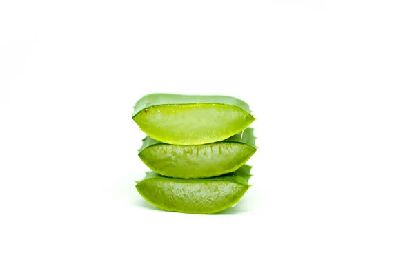 Aloe Vera Drei Stapel Frisch Isolierten Weißen Hintergrund — Stockfoto