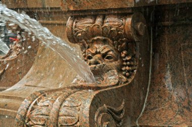 Detalle de una de las caras de la fuente del Bryant Park de la ciudad de Nueva York