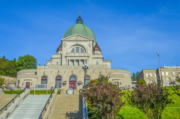 St Joseph Oratory trap - vooraanzicht - Montreal - Canada — Stockfoto