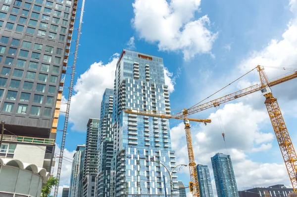 Construcción Los Modernos Edificios Apartamentos Con Enormes Ventanas Balcones Montreal Imagen De Stock