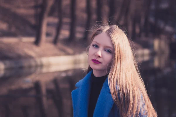 blondy kız
