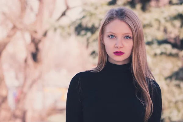 blondy kız