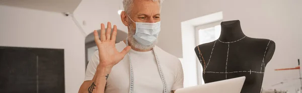 Designer Medical Mask Having Video Call Mannequin Banner — Stock Photo, Image