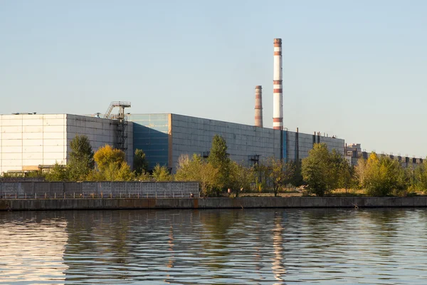 nehir kıyısında İnşaat Sanayi