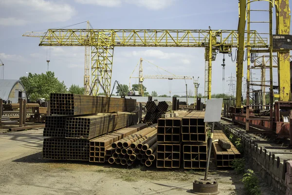 farklı bölümlerin çelik borular 