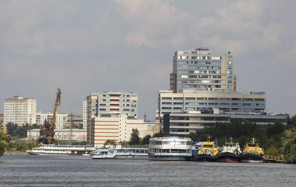 Schepen in de haven van — Stockfoto