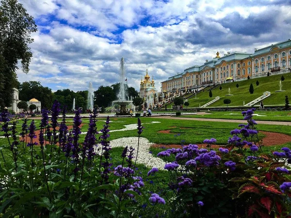 Петергоф Дворец Санкт Петербурге — стоковое фото