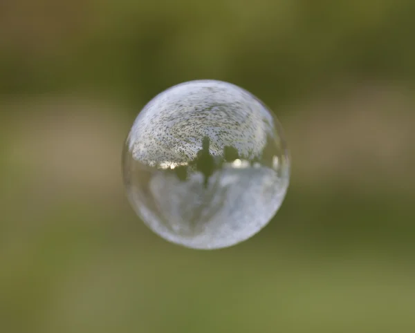 Regenbogen-Seifenblase — Stockfoto