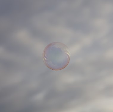 Gökkuşağı sabun köpüğü