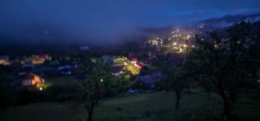 Dağların güzel gece manzarası