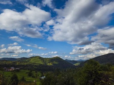 Yazın Karpatlar Köyü