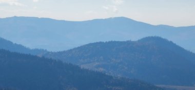 Karpatlar 'daki dağların güzel manzarası