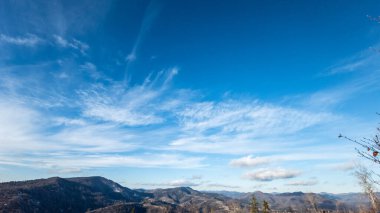 Karlı güzel dağ manzarası