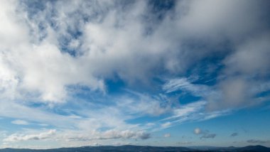 Dağların güzel manzarası