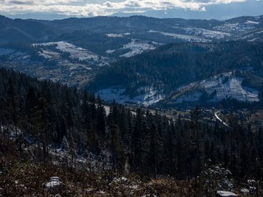 Dağın zirvesinden manzara