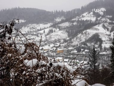 Karpat Dağları 'ndaki kış manzarası