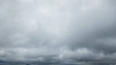 Gökyüzündeki fırtına bulutları