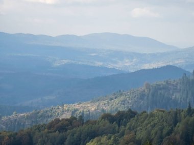 Ukraynalı Karpatların dağ sırası