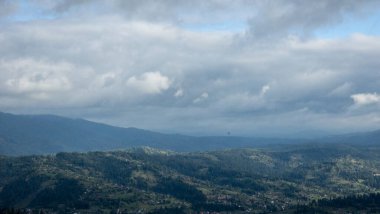 Dağların güzel manzarası