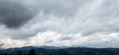 Dağlı güzel bir manzara.