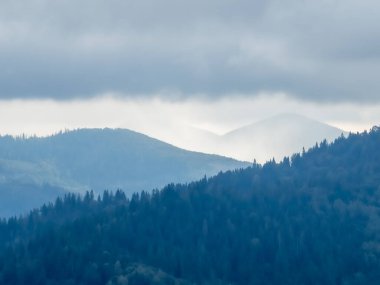 Bulutlu güzel manzara
