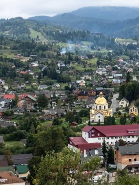 Dağların tepesindeki paraşütçü köyü