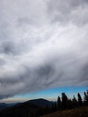 Dağların güzel manzarası