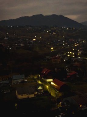 Şehrin gece manzarası. Akşamları en güzel manzaraya sahip şehir.