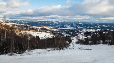 Bol karlı güzel kış manzarası