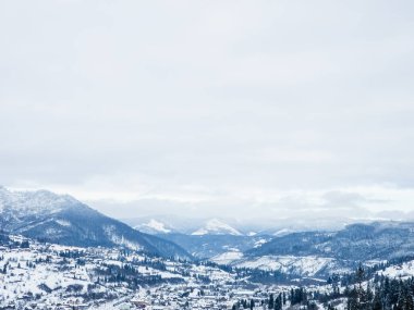 Karpat Dağları 'nın kış manzarası. kış mevsimi