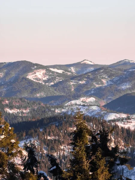 Dağların güzel manzarası