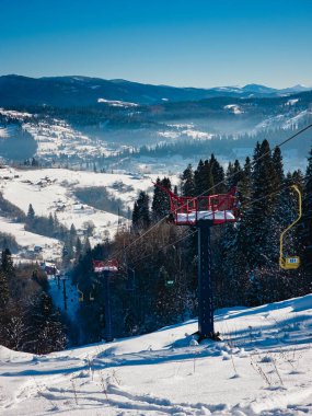 Dağlarda kayak kaldırma