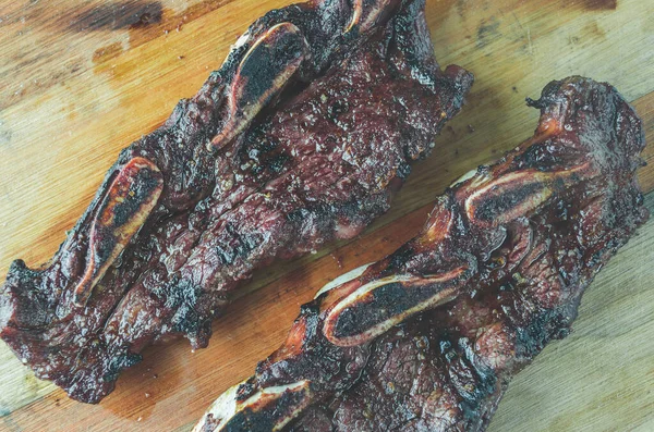 Carne Alla Griglia Con Ossa Tradizionali Nella Cucina Argentina — Foto Stock
