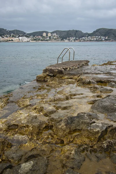 Natuurlijke Baden Metalen Trap Die Toegang Biedt Tot Zee Vanaf — Stockfoto