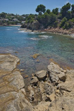 Benisa 'da Pinets plajı, İspanya' da Alicante 'de Benissa. Akdeniz 'in ünlü yeri