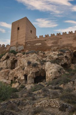 Alcazaba de Almeria, kale ve kale. Dış görünüşün bir kısmının görünüşü. Endülüs, İspanya