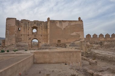 Alcazaba de Almeria, kale ve kale. İç cephenin bir parçası gibi görünüyor. Endülüs, İspanya