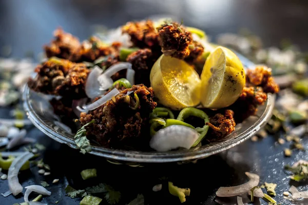 Almôndegas Estilo Indiano Kabab Kebab Placa Vidro Juntamente Com Pimentões — Fotografia de Stock