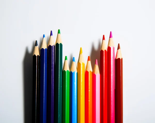 Crayons de couleur, peinture, création, fournitures de bureau — Photo