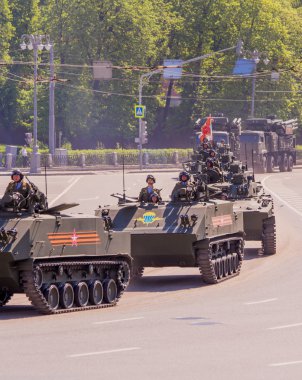Geçit töreni. Zafer Bayramı. 9 Mayıs, Rus silahlı kuvvetleri, askeri teçhizat.