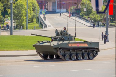 Geçit töreni. Zafer Bayramı. 9 Mayıs, Rus silahlı kuvvetleri, askeri teçhizat.