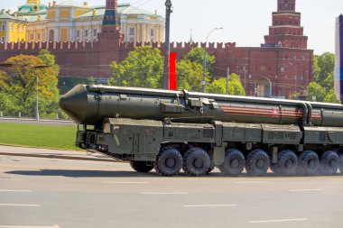 Geçit töreni. Zafer Bayramı. 9 Mayıs, Rus silahlı kuvvetleri, askeri teçhizat.