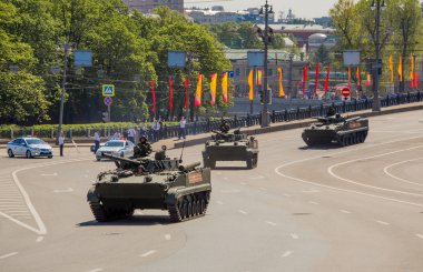 Geçit töreni. Zafer Bayramı. 9 Mayıs, Rus silahlı kuvvetleri, askeri teçhizat.