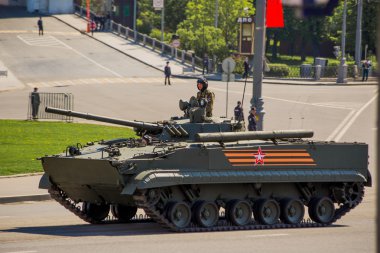 Geçit töreni. Zafer Bayramı. 9 Mayıs, Rus silahlı kuvvetleri, askeri teçhizat.