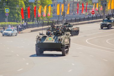 Geçit töreni. Zafer Bayramı. 9 Mayıs, Rus silahlı kuvvetleri, askeri teçhizat.