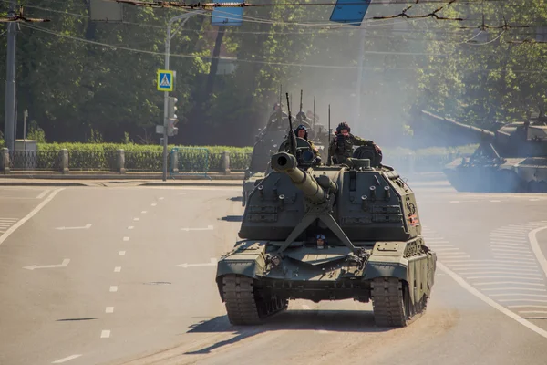 Geçit töreni. Zafer Bayramı. 9 Mayıs, Rus silahlı kuvvetleri, askeri teçhizat.