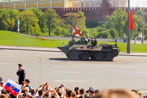 Geçit töreni. Zafer Bayramı. 9 Mayıs, Rus silahlı kuvvetleri, askeri teçhizat.