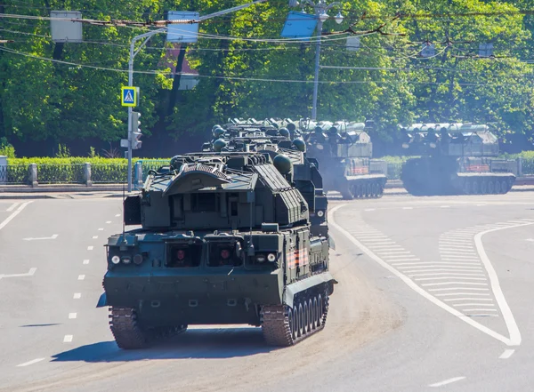 Geçit töreni. Zafer Bayramı. 9 Mayıs, Rus silahlı kuvvetleri, askeri teçhizat.
