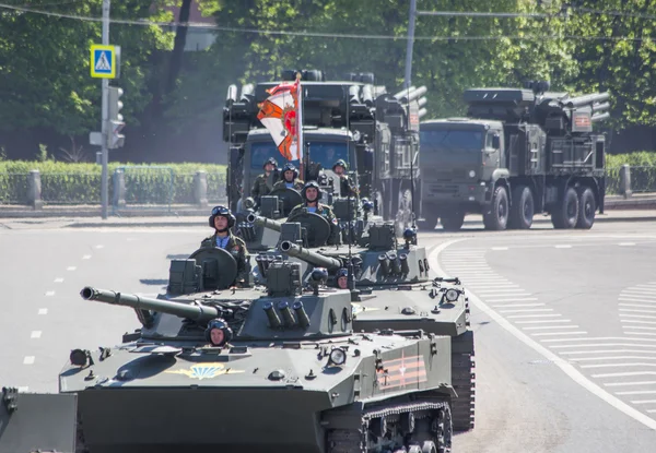 Geçit töreni. Zafer Bayramı. 9 Mayıs, Rus silahlı kuvvetleri, askeri teçhizat.