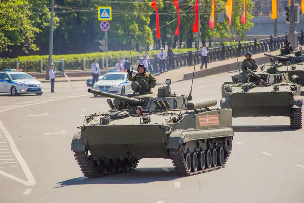 Geçit töreni. Zafer Bayramı. 9 Mayıs, Rus silahlı kuvvetleri, askeri teçhizat.